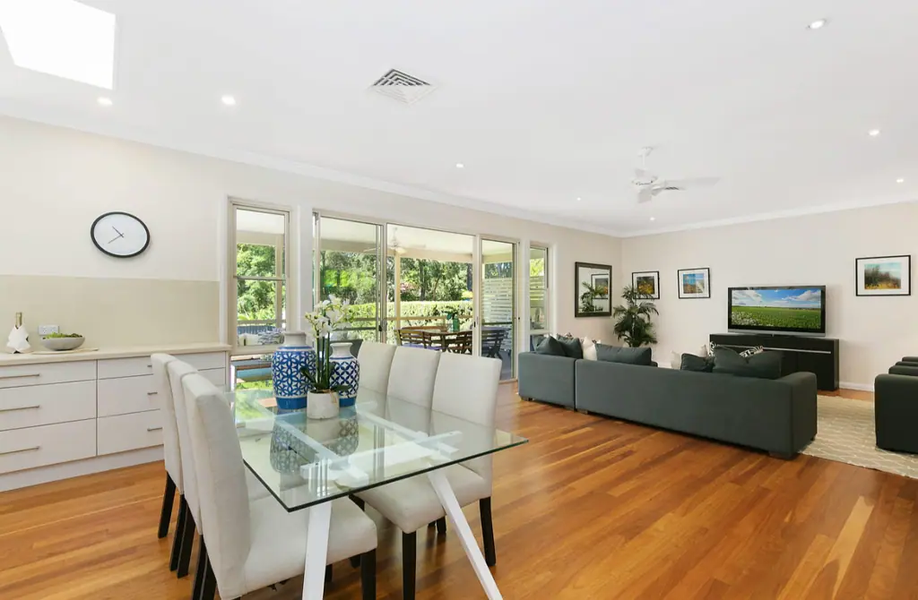 Expansive 6-Bedroom Family Home in Prime Gordon Location