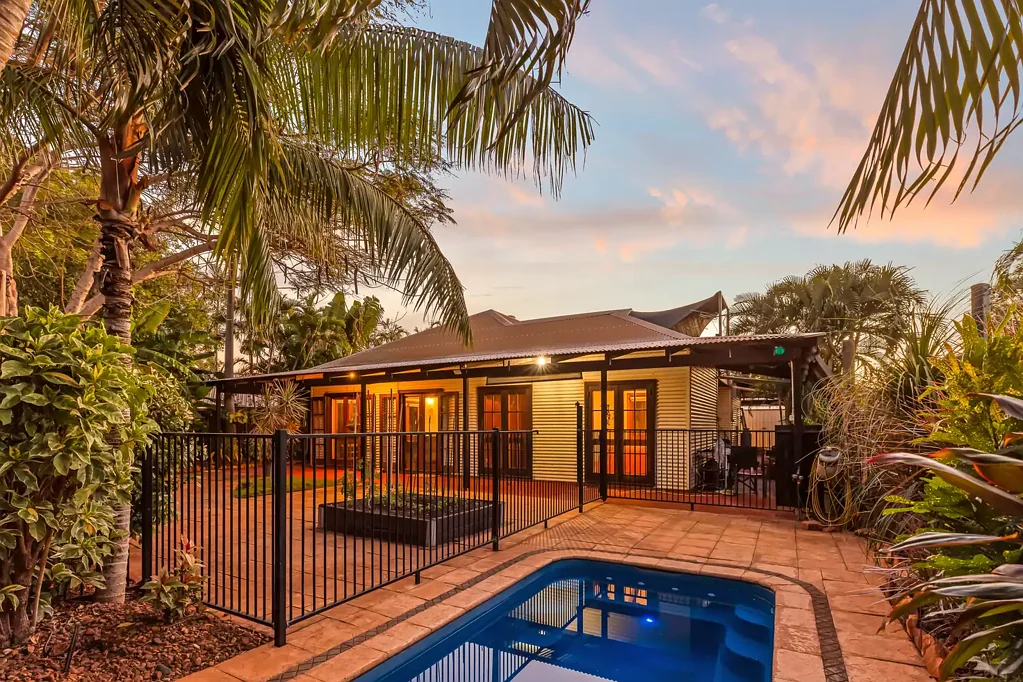 Cable Beach 3ห้องนอน Tropical Retreat Offering Character and Charm in Cable Beach