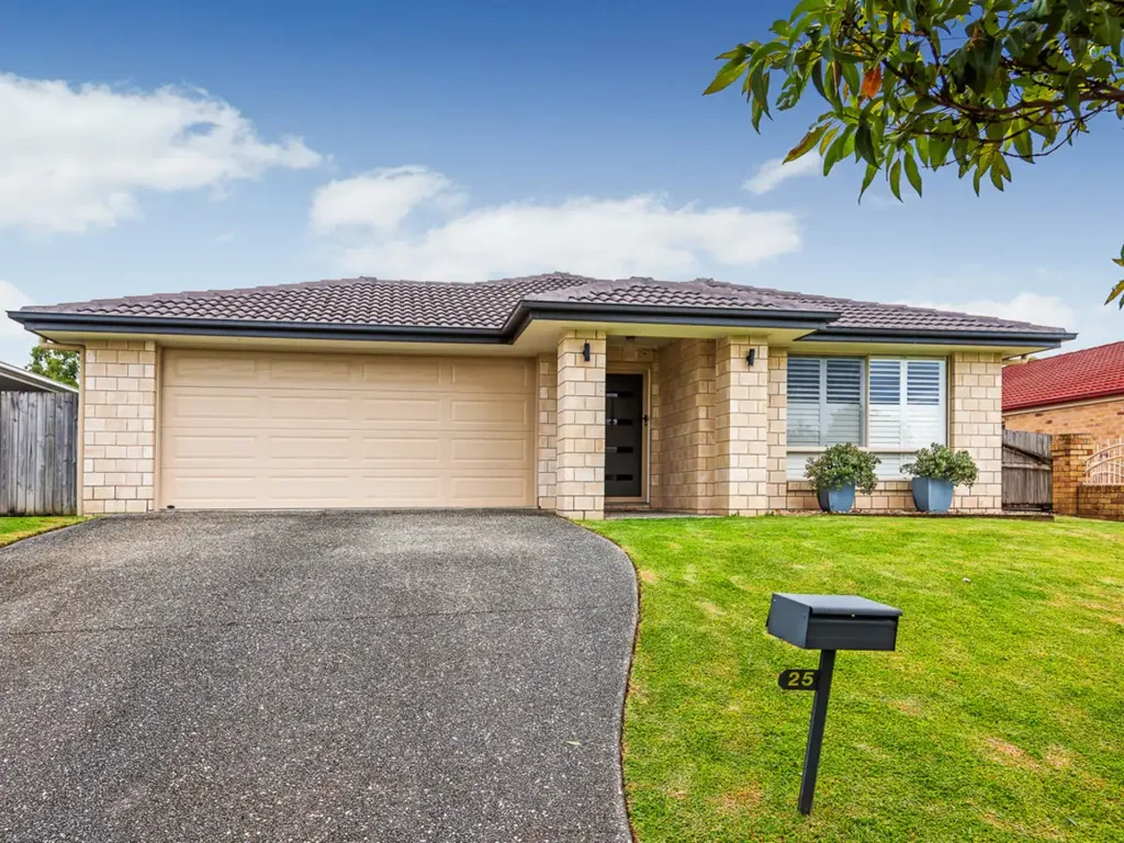 25 Barrington Street, Pacific Pines, QLD 4211