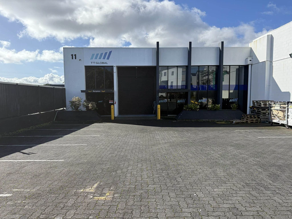 New Lynn QUALITY INDUSTRIAL ON BINSTED