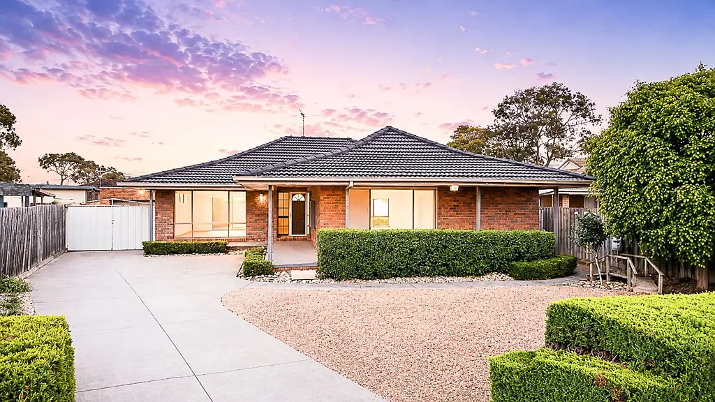 Hoppers Crossing 4Kwarto Grand Family Living on an Expansive 900sqm Approx  Allotment!!!!