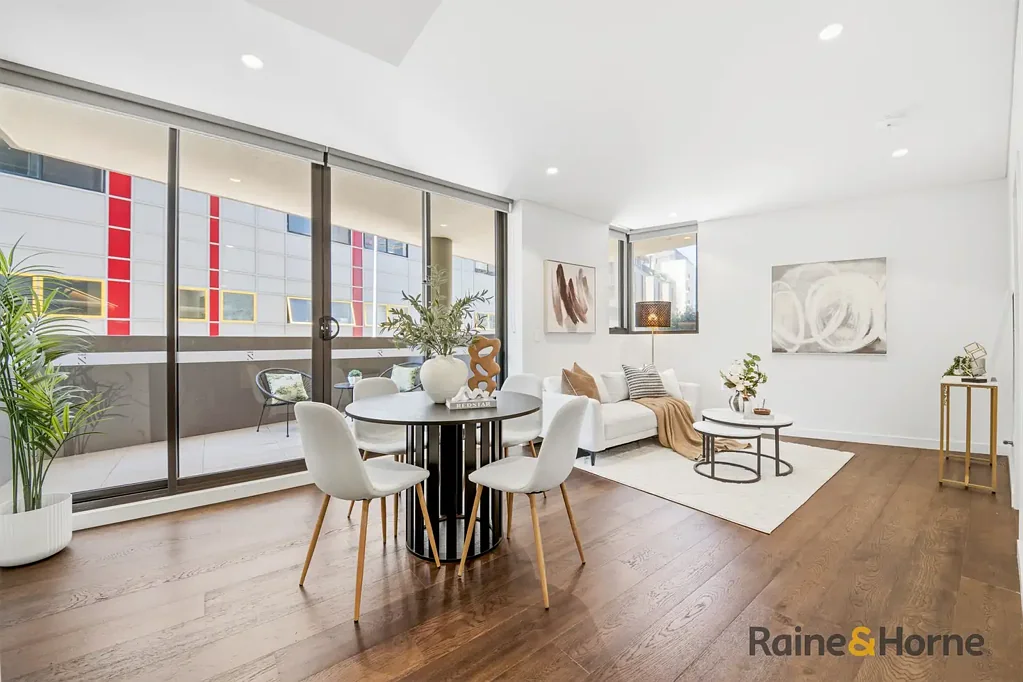 Stylish One-Bedroom + Study + Large Storage Apartment in Waterloo