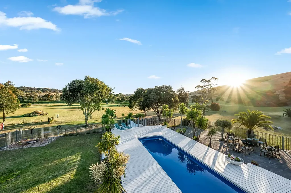 Lower Inman Valley 5ਬੈੱਡਰੂਮ FLAWLESS DESIGNER ESTATE IS YOUR VERY OWN SLICE OF COUNTRY PARADISE.