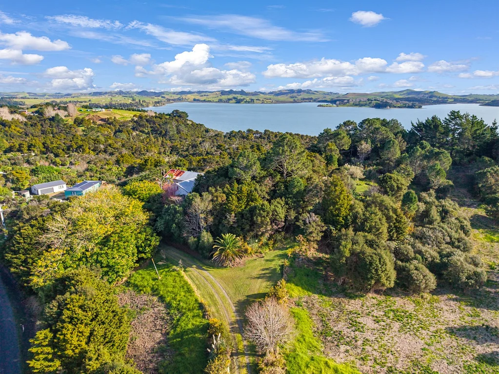 Paparoa 2Kwarto Over 10 Acres to Make Your Own