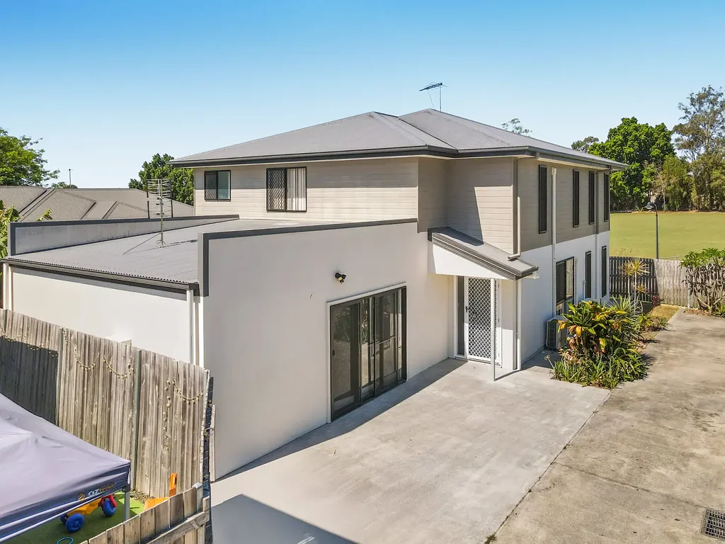 Redbank Plains 5Moenga Luxury Family Living, Designer Finishes & Parkland Surrounds