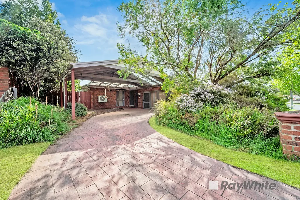 19 Baringa Park Drive, Narre Warren South, VIC 3805