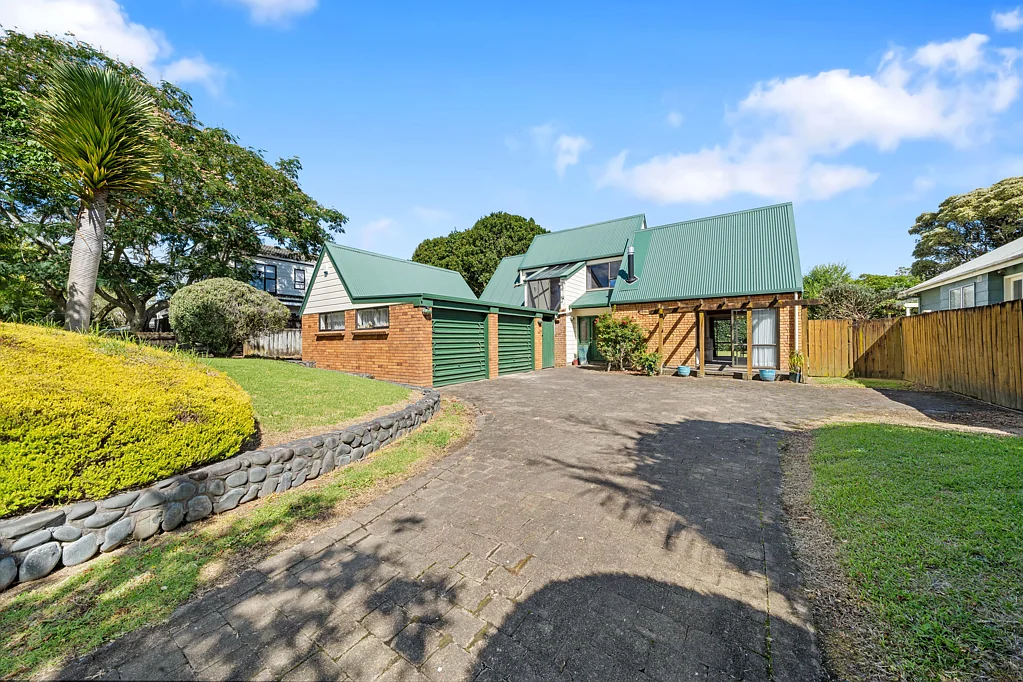 75 Carnoustie Drive, Wattle Downs, Manukau City, Auckland