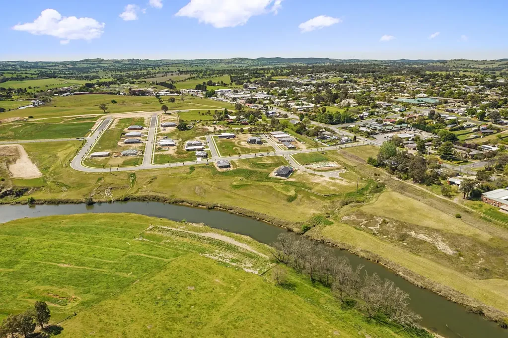 Yass 700m2 Block, Exceptional Value, Wonderful Outlook, Good North Exposure