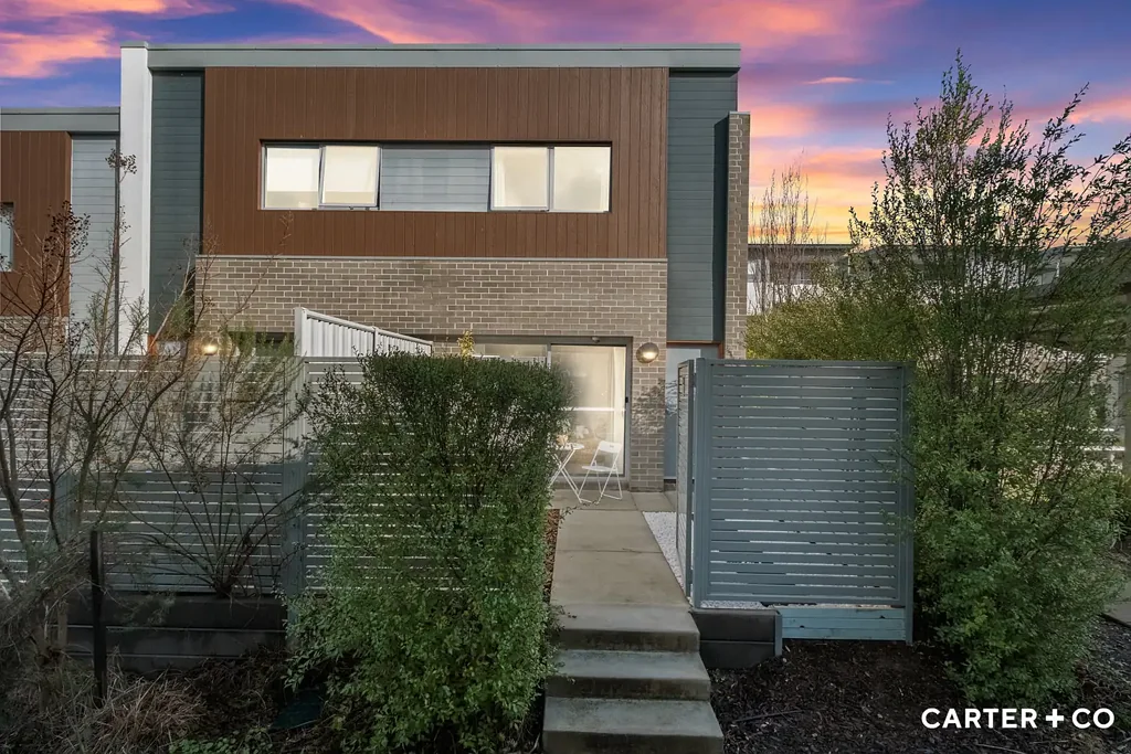 51/4 Pearlman Street, Coombs, ACT 2611