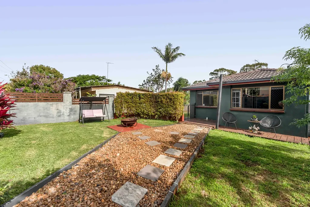 Redland Bay 4ห้องนอน Entertainer's Delight with Character, Charm & Resort-Style Living in Redland Bay!
