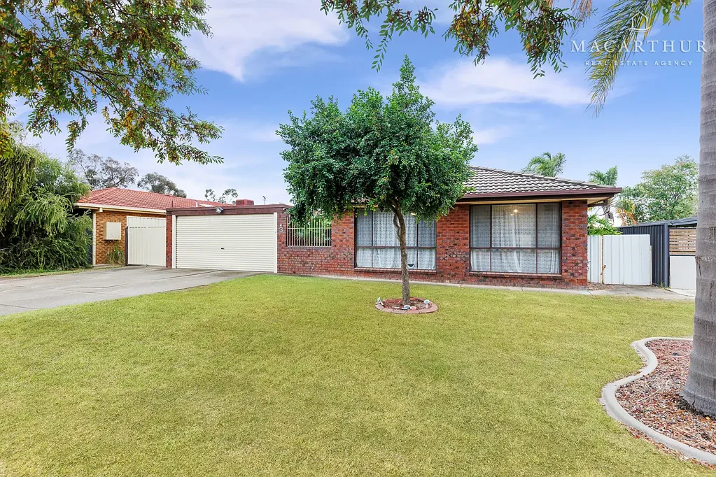 3 Karoom Drive, Glenfield Park, NSW 2650