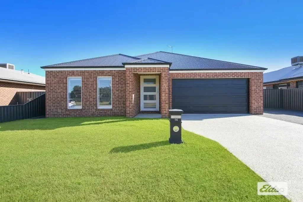 SPACIOUS MODERN HOME WITH INGROUND POOL