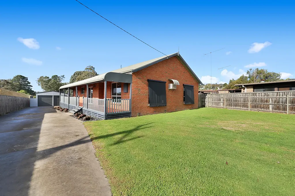 Moe 3 Slaapkamer CHARACTER HOME, LARGE BLOCK AND A SHED