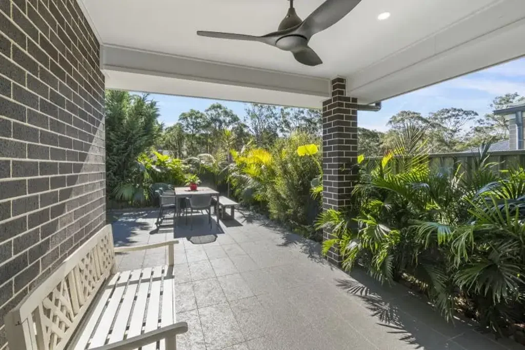 Stream Hill 4房  Come & Relax In This Modern, Easy Care Haven