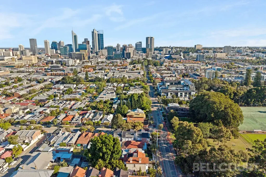 Perth 4ห้องนอน WHAT COULD YOU DO WITH A 12 ROOMED HOUSE