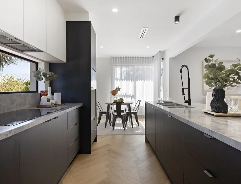 5 Chantilly Street, Mount Waverley, East Melbourne, 4 phòng ngủ, 2 phòng tắm, House