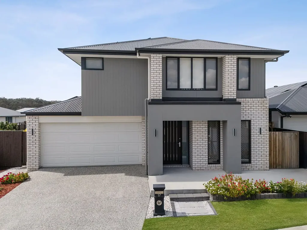 Modern Family Living in the Heart of South Ripley