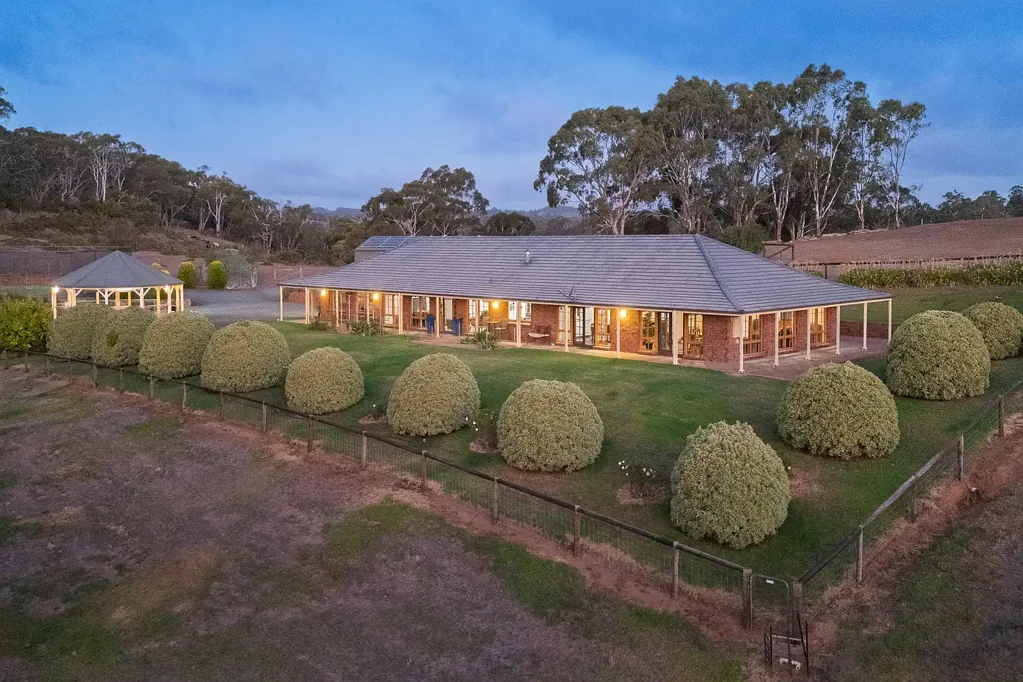 Hahndorf 4Moenga 'STORCH RISE' - 7.46 Acres