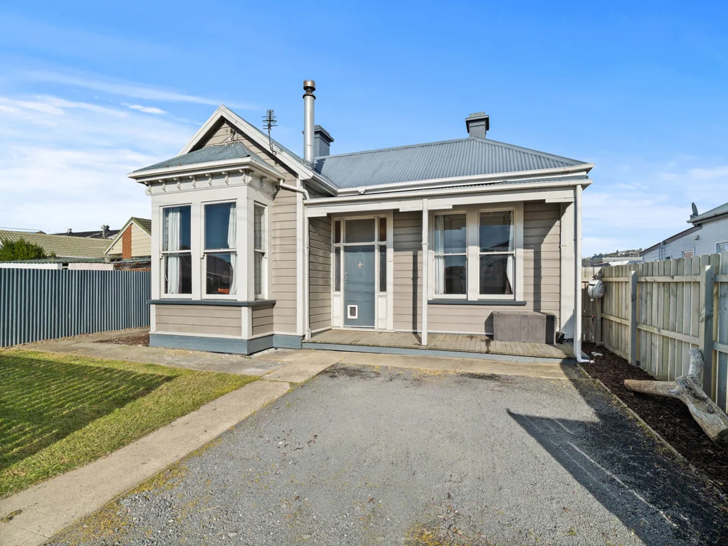 South Dunedin 3कमरा An Affordable Opportunity with Space & Potential