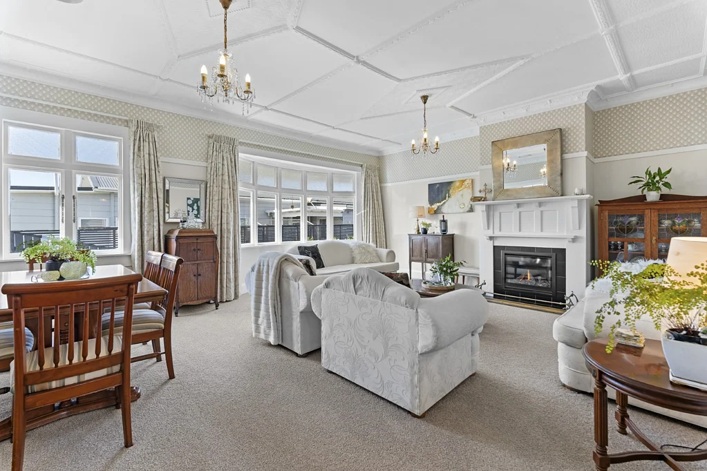 New Plymouth Central 4ਬੈੱਡਰੂਮ Heritage Meets Modern - Family Living Perfected