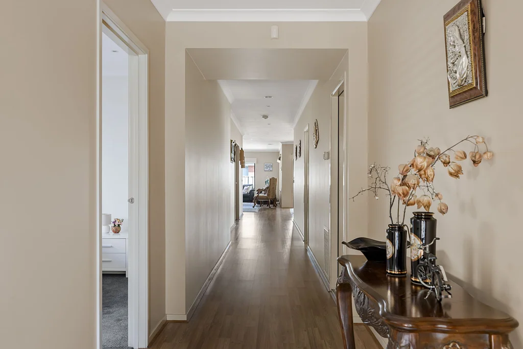 Caroline Springs 4房 经久耐用的家庭住宅 A Family Home Built to Last