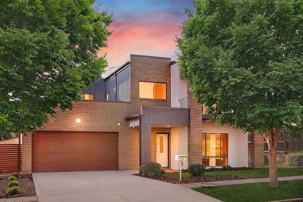 Forde 4침실 Contemporary Living Moments from Mulligans Flat