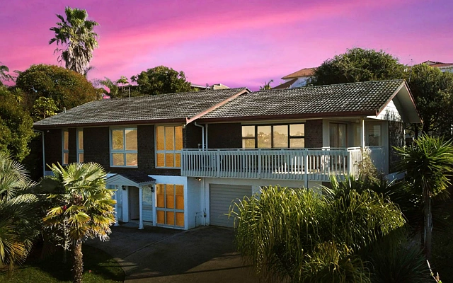 29 Jellicoe Road, Murrays Bay, North Shore City