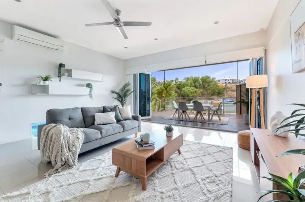 Bayview 4房  Massive 4 Bedroom Townhouse right on Marina