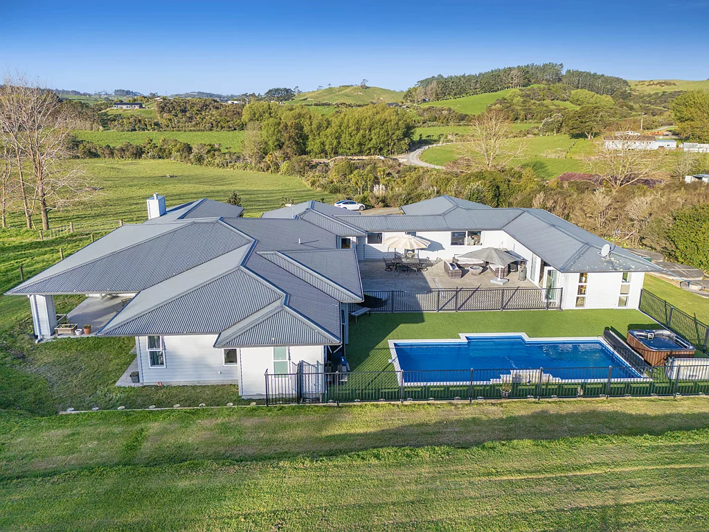 Waitoki 5 Bedroom Secure, Rural Farm Life Without the Hard Work!