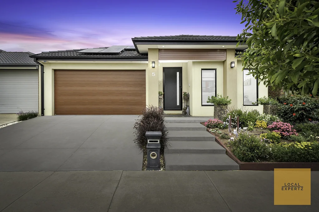 5 Gem Crescent, Cobblebank, VIC 3338