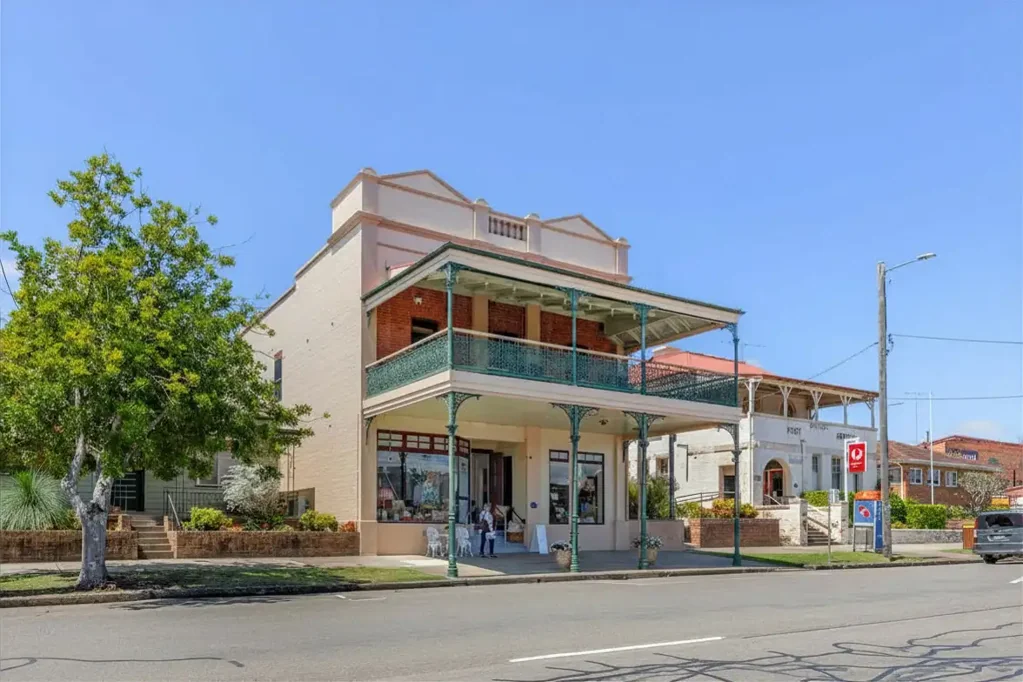 Elegant Fully Furnished Residence in the Heart of Dungog
