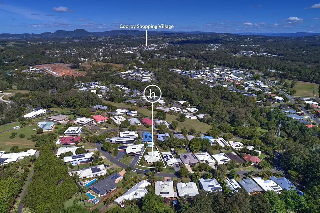 Cooroy 4房  Great Family Home with Views and Privacy
