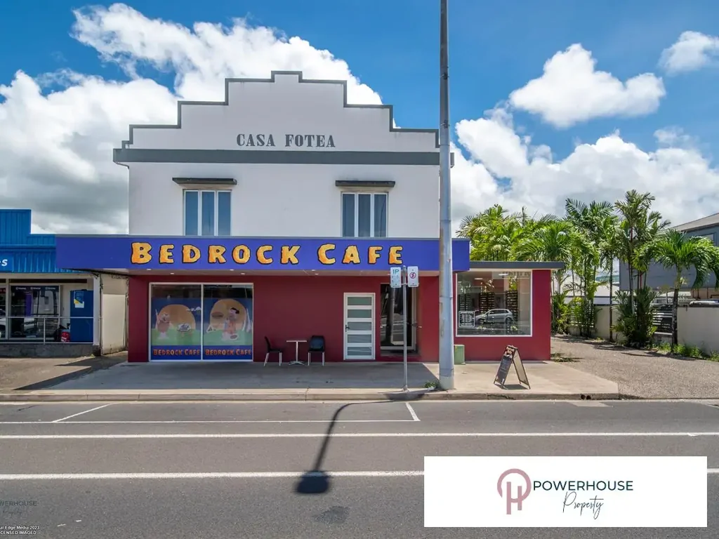 Innisfail 4房  Luxury Apartment, Commercial Space + Vacant Block