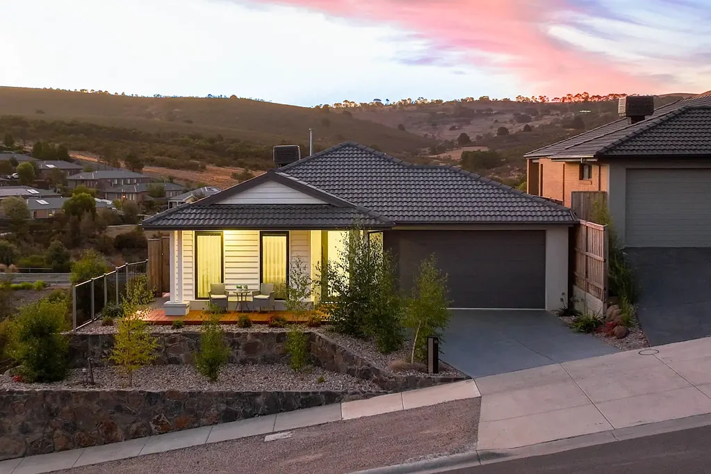 16 Fellview Crescent, Sunbury, VIC 3429