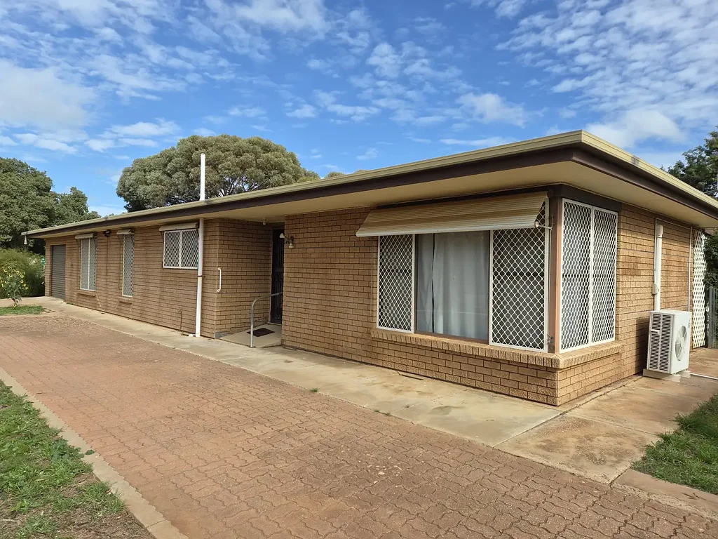 Orroroo 3房  Steel Framed Cladded Conventional Style Home on Generous Corner Allotment