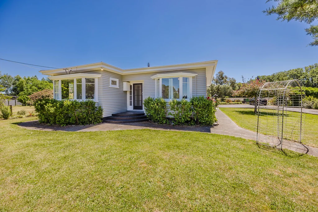 Waipukurau and Surrounds 3 Bedroom Lifestyle Awaits