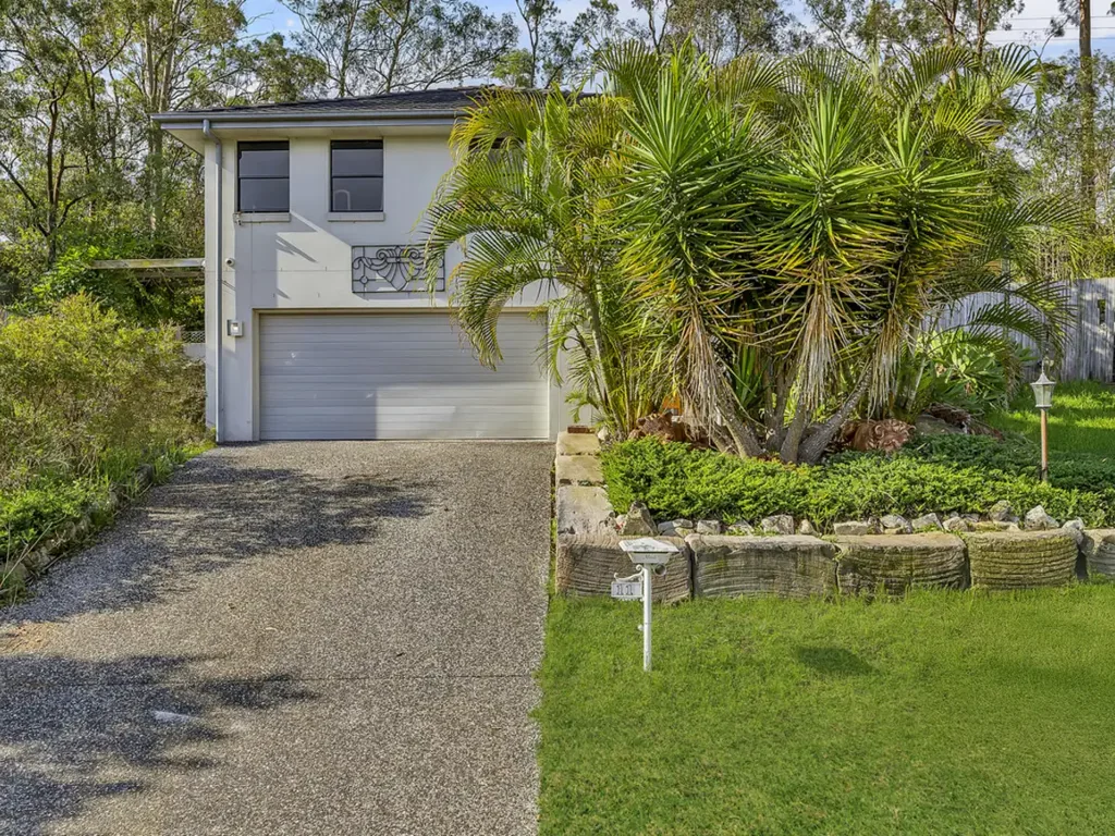 Brassall 4房 四卧两卫住宅 2028m2巨地块 私密林地环境 空调舒适起居 无缝连通空间 主卧套间浴室 双车位车库 中心便捷位置 Unrivalled Value in Brassall: 4 Bed Family Home on Half an Acre (2028m²) in Premium Cul-de-Sac Position.