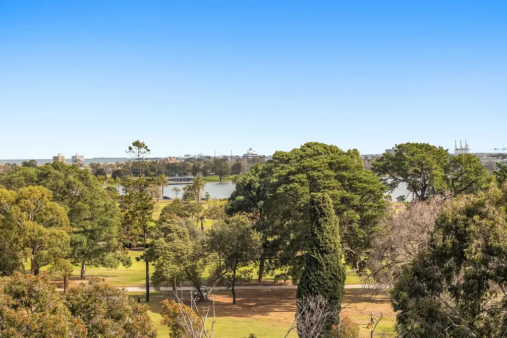Melbourne 3ਬੈੱਡਰੂਮ Top-Floor Apartment with Albert Park Lake & City Views
