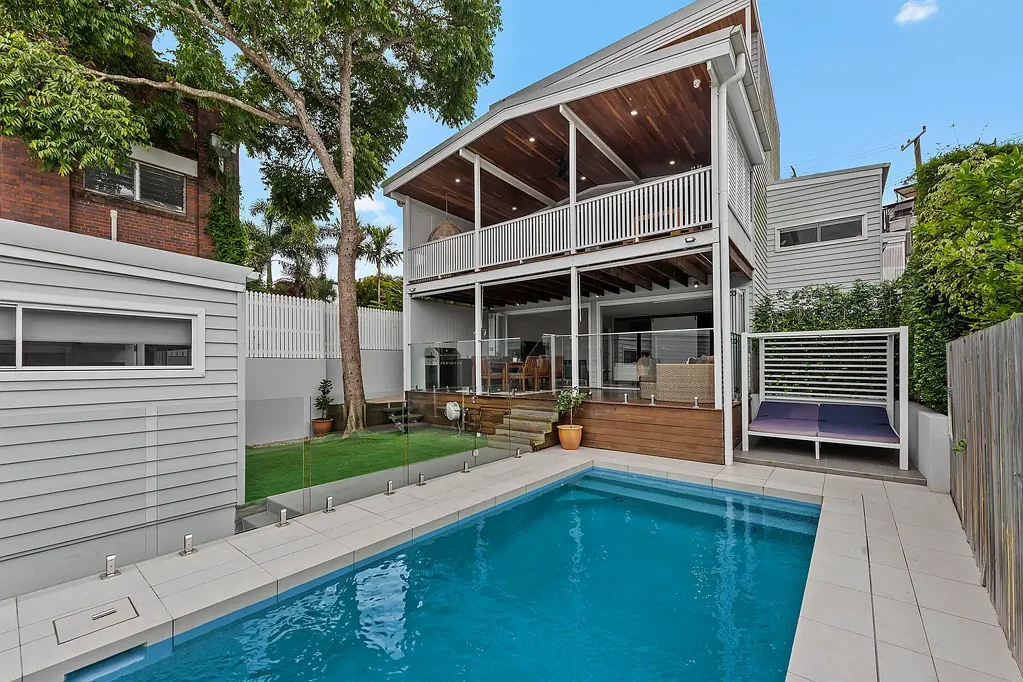 9 Norman Crescent, Norman Park, QLD 4170