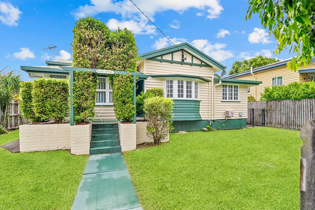 Beautiful Beaton Street Cottage!