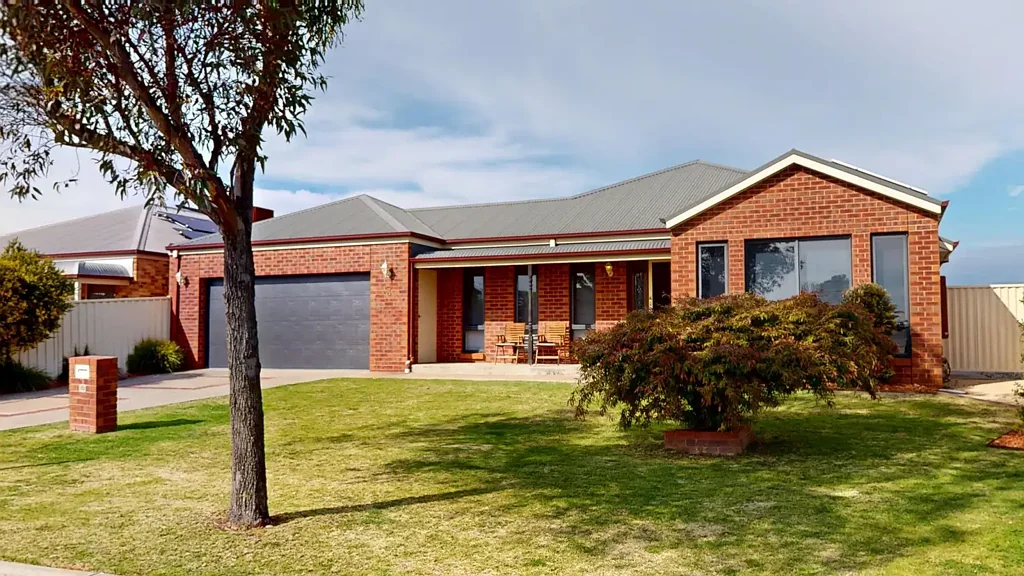 Shepparton 4房  Move-In Ready Family Haven with Outdoor Oasis