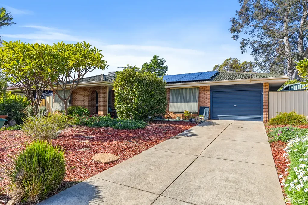 Armadale 3Zimmer CHERISHED FAMILY HOME WITH STUDIO AND SHED ON 700SQM