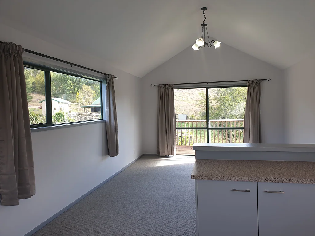 1 Bed Loft Unit in Waitoki for Rent