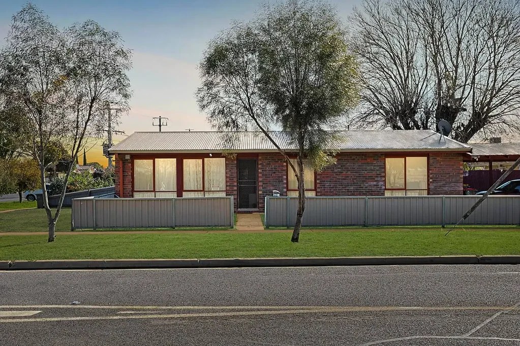 Mildura 3房  Secure Investment with Industrial Flexibility