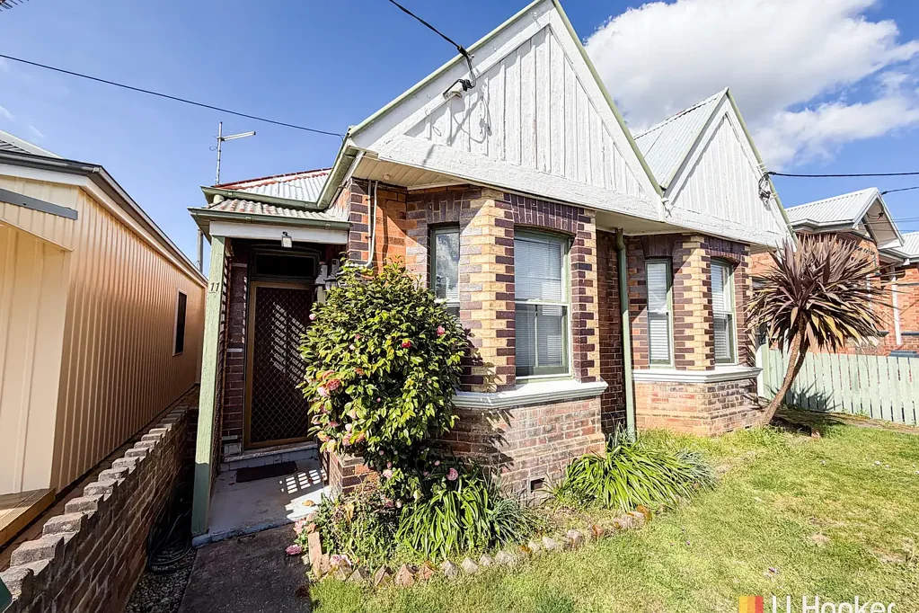 CLOSE TO RAILWAY & CBD