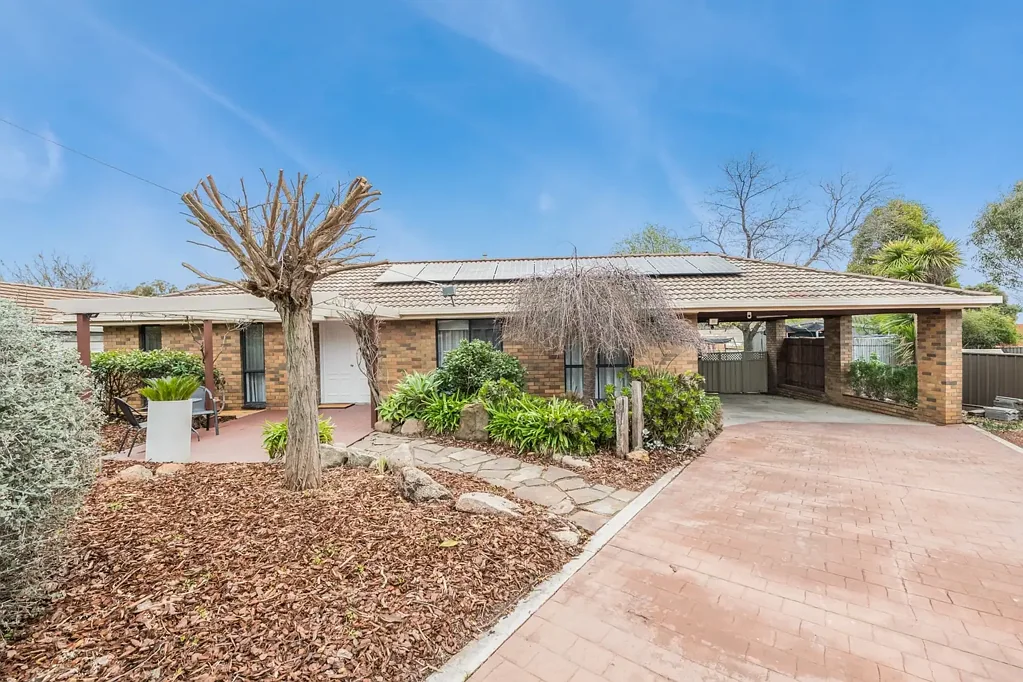 9 Nandina Court, Strathdale, VIC 3550