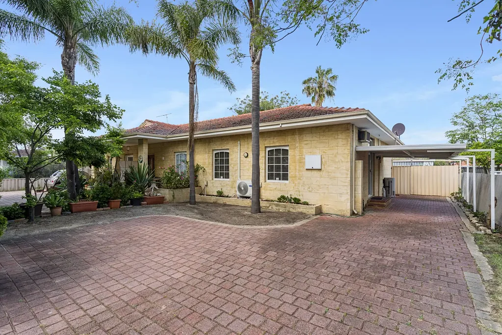 RENOVATED 3x1 IN GREAT LOCATION!