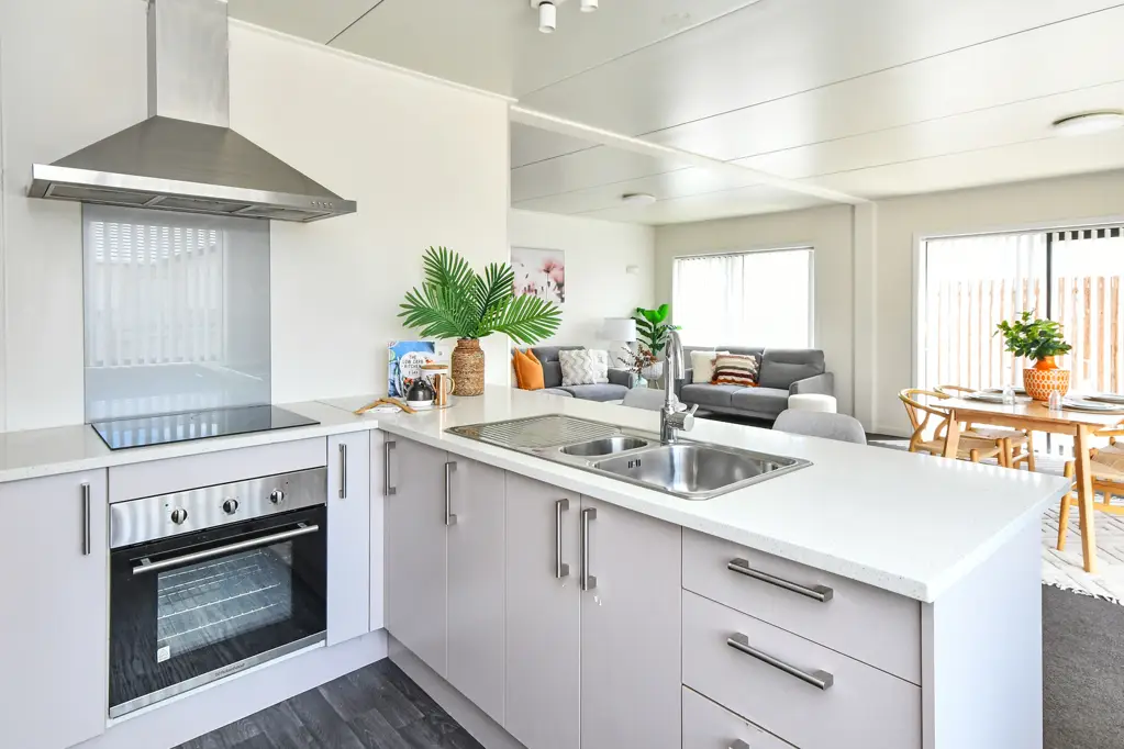 Opaheke 3房  Near New & Freehold Only $699,000