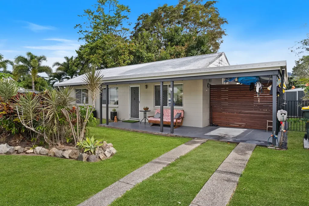 Whitfield 3 Bedroom Rare 3 Bedroom Villa in Cairns' Best Location
