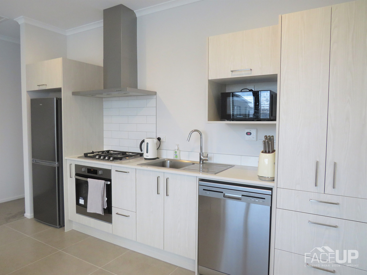 20 Pukewhero Rise, Westgate, Auckland - Waitakere, 1 phòng ngủ, 1 phòng tắm